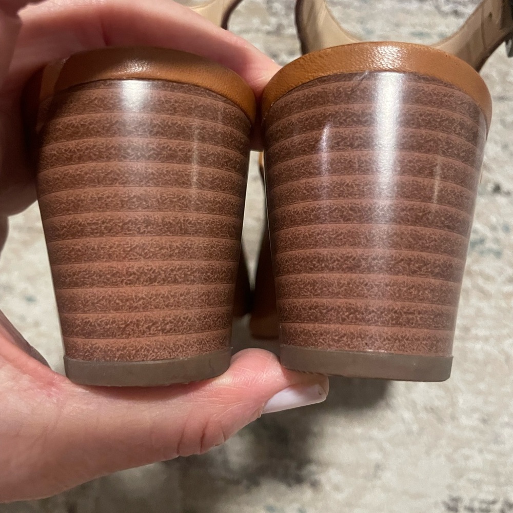 Clarks Women's Brown Leather Open-Toe Slingback Mules - Picture 8 of 11